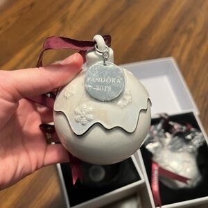 Pandora 2018 Limited Edition White Porcelain Christmas Ball Ornament Snowflake